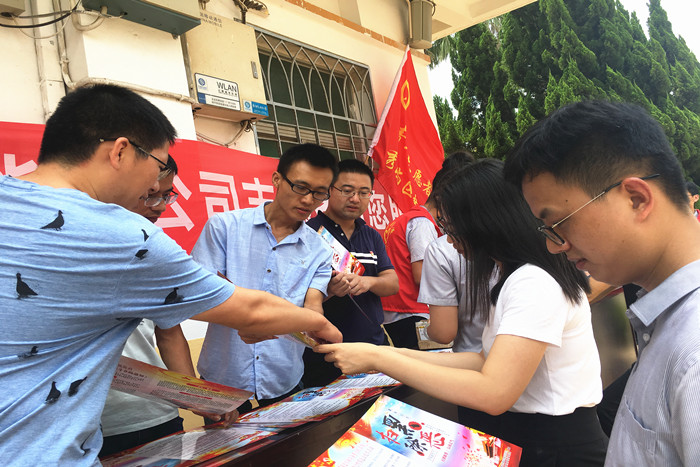 秀屿：深化扫黑除恶  弘扬清风正气