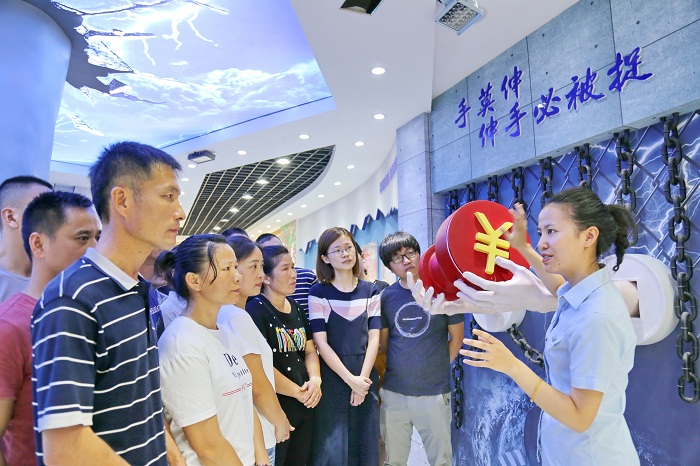 莆田：敲警钟  守“廉”心