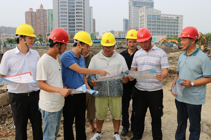 荔城：深入项目一线摸排 严惩涉黑涉恶腐败