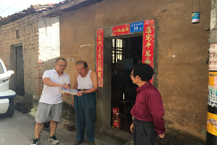 涵江：走家入户勤宣传 扫黑除恶入人心