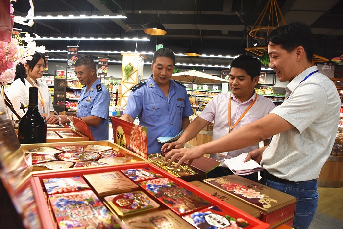 荔城：抓节点 纠“四风”