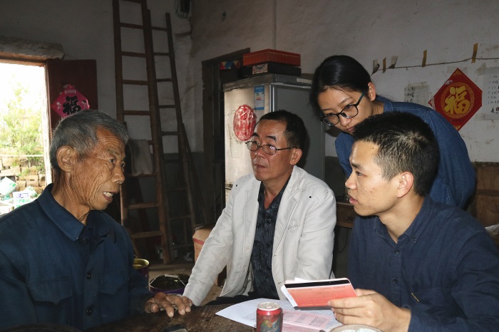 秀屿：深入一线  强化扶贫领域监督检查