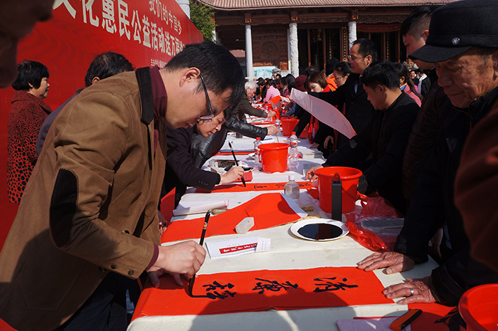 北岸开发区开展迎新春 送“春廉”活动