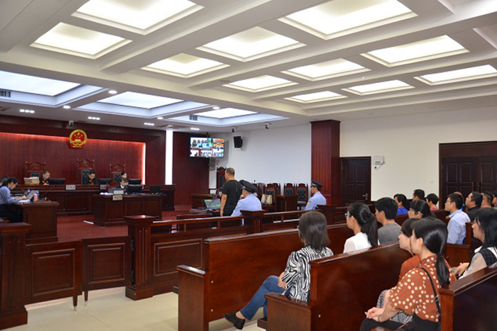 莆田：旁听庭审　以案示警