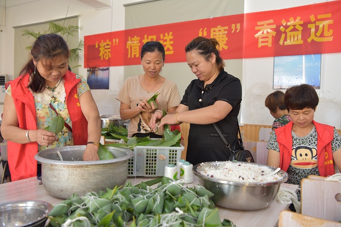 荔城：“粽”情相送 “廉”香溢远