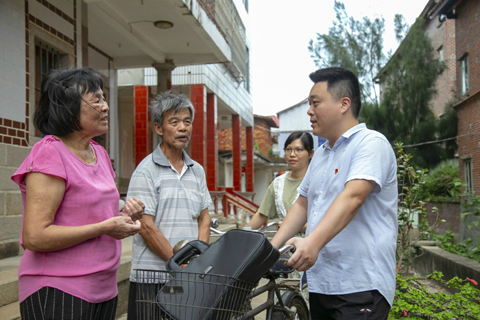 涵江：一线走访　推动“六稳”“六保”政策落实