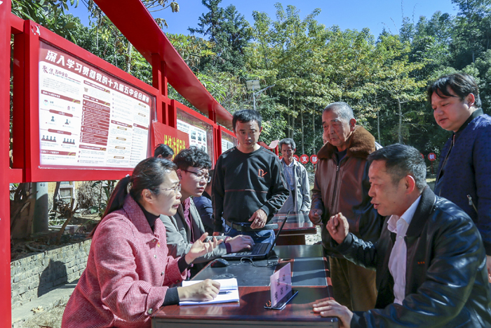 仙游：一线接访解民忧